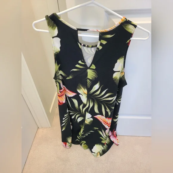 Eclipse Black and Green Halter Sundress - Picture 5 of 10